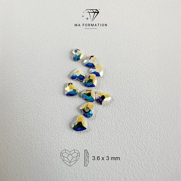 Strass dentaire Swarovski Coeur Aurore Boréale (10 pièces) — vue détail — tooth gem