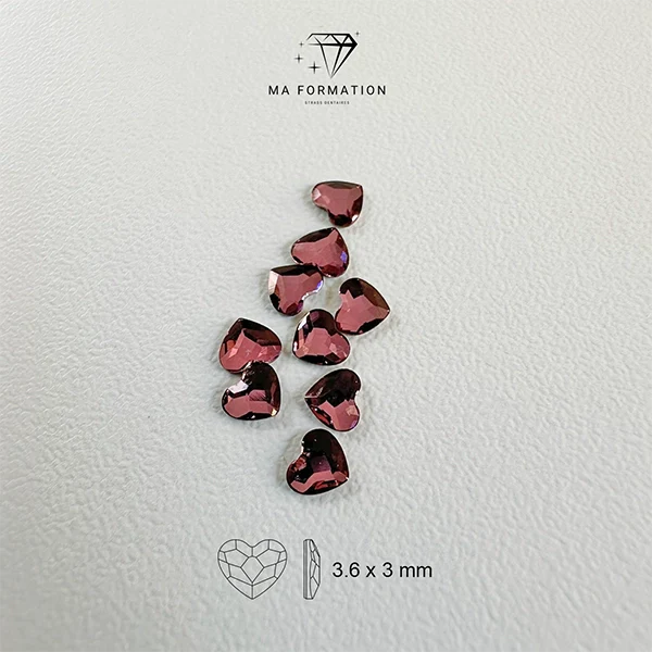 Strass dentaire Swarovski Coeur Antique Pink (10 pièces) — vue détail — tooth gem